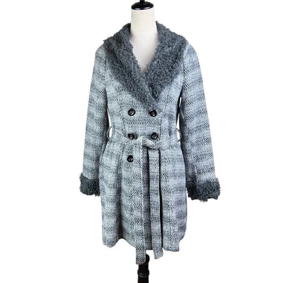 Lulumari Gray Felt Chevron Faux Sheep Fur Collar Button Front Belted Peacoat - Picture 1 of 12